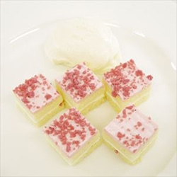 【業務用・食材】シートケーキカット　イチゴ　約１１ｇ×５４個