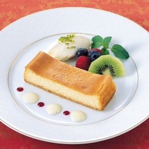 【業務用・食材】フリーカットケーキ　ベイクドチーズケーキ（北海道産生クリーム使用）　６１０ｇ